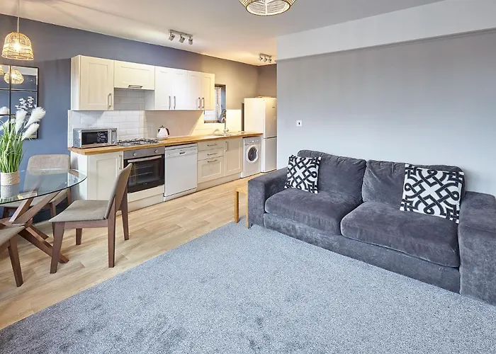 Queens Road 2 Bed Apartment *