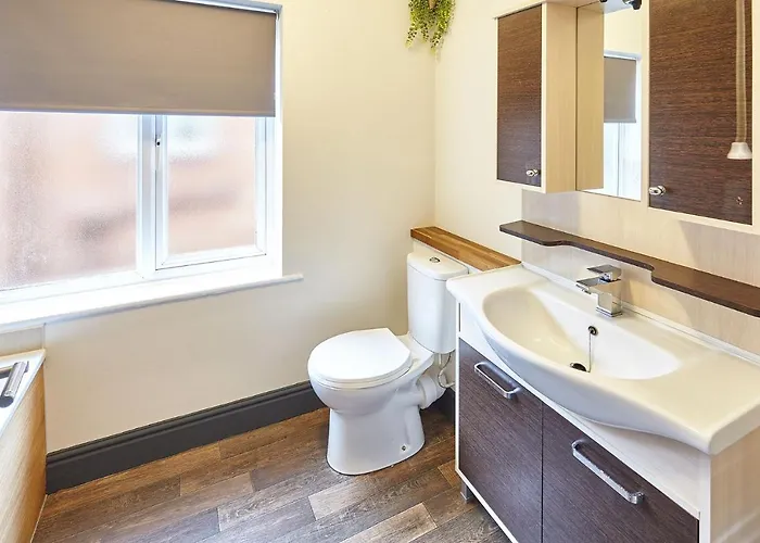 Queens Road 2 Bed Apartment *