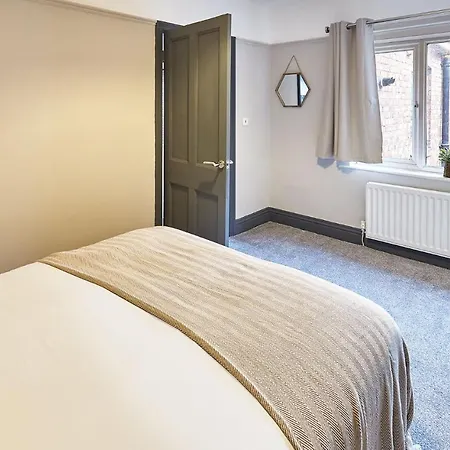 Queens Road 2 Bed * Richmond (North Yorkshire)